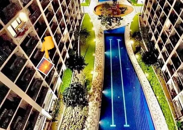 3 Condos*8 Beds*3 Bathrooms*3 Kitchens*4 Pools*@ Shore2 Moa Apartment *